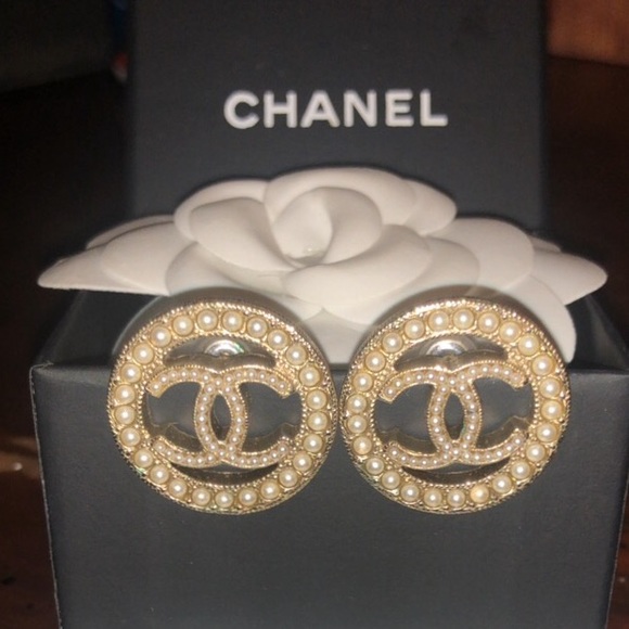 CHANEL Jewelry - Beautiful Chanel earrings